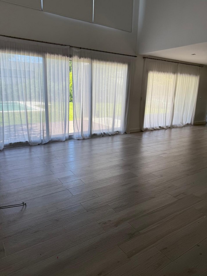 Importante casa en venta en Fincas de Iraola 2