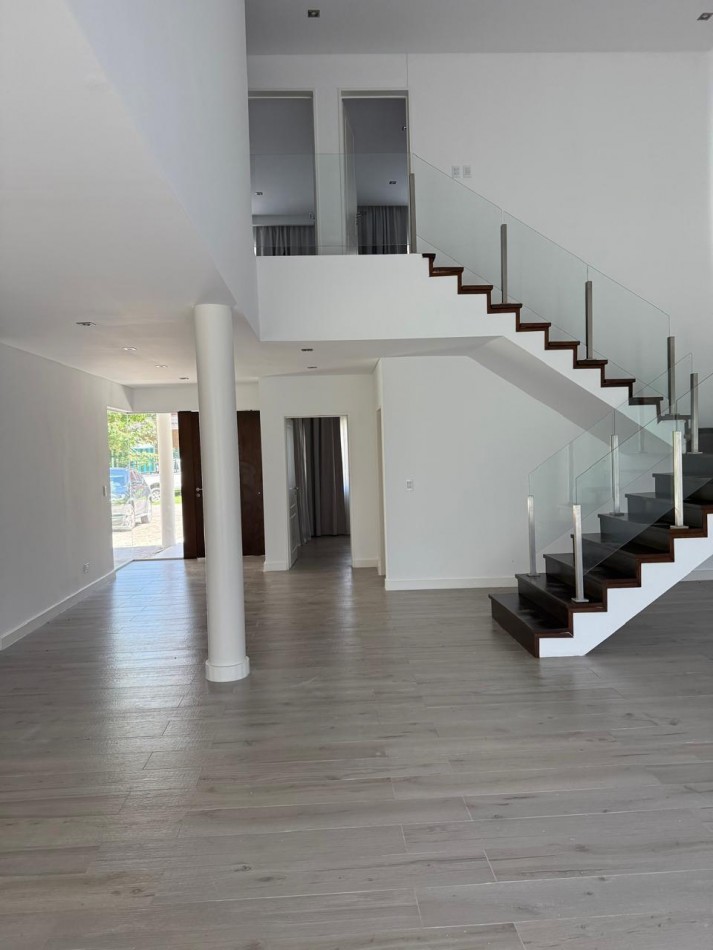 Importante casa en venta en Fincas de Iraola 2