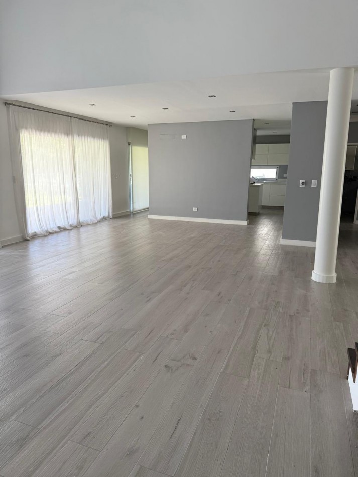 Importante casa en venta en Fincas de Iraola 2