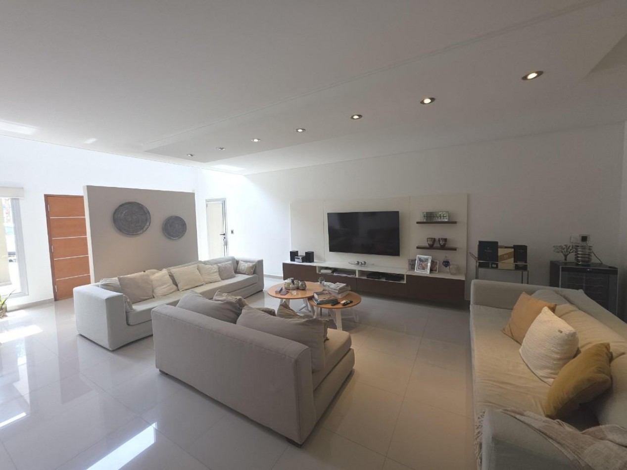 Altos de Hudson - Espectacular casa en venta