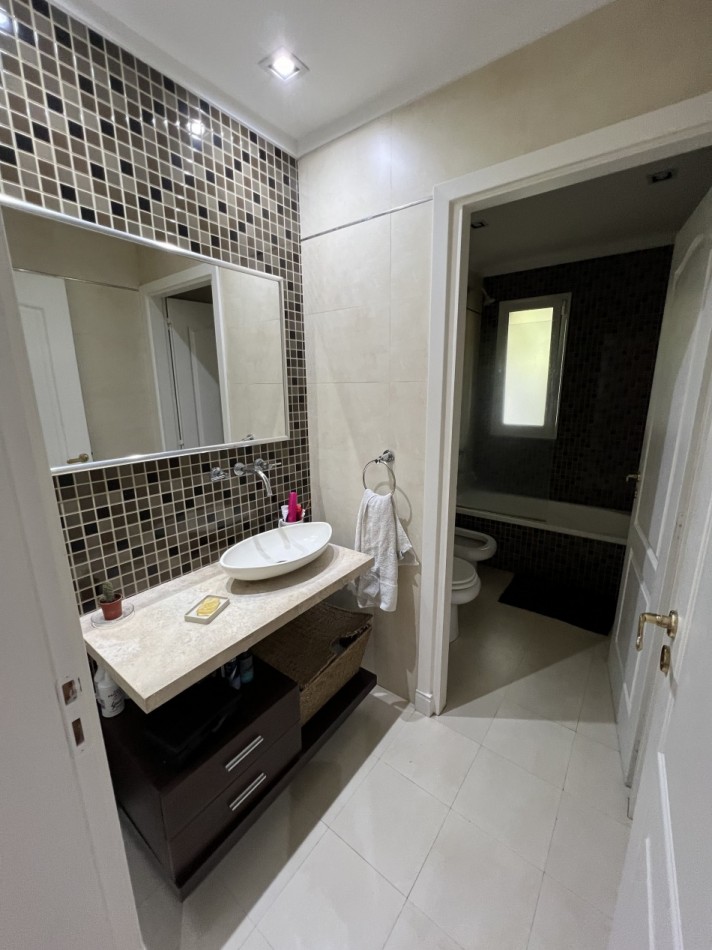 Importante casa a la venta en Fincas de Iraola
