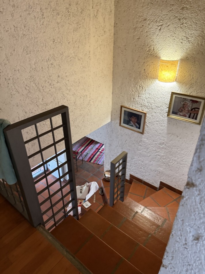 CASA DE ESTILO EN VENTA - VILLA ELISA  Lote de 1/4 de manzana - Parque, diseño y calidad constructiva