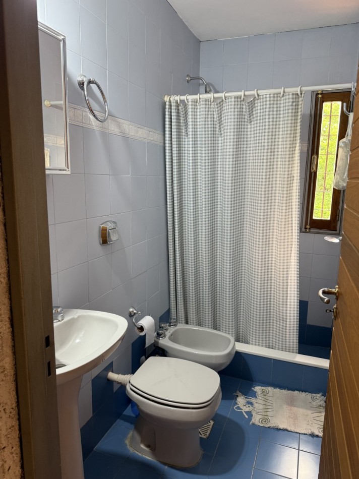 CASA DE ESTILO EN VENTA - VILLA ELISA  Lote de 1/4 de manzana - Parque, diseño y calidad constructiva