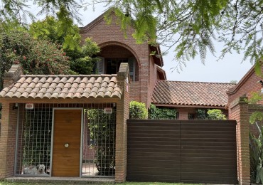 CASA DE ESTILO EN VENTA - VILLA ELISA  Lote de 1/4 de manzana - Parque, diseño y calidad constructiva